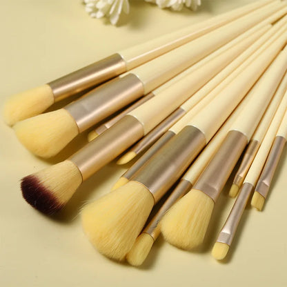 Makeup Brush Set — Concealer, Blush, Powder, Eyeshadow & Foundation Brushes