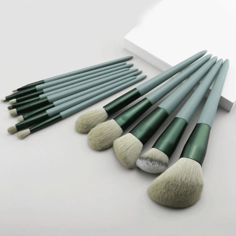 Makeup Brush Set — Concealer, Blush, Powder, Eyeshadow & Foundation Brushes