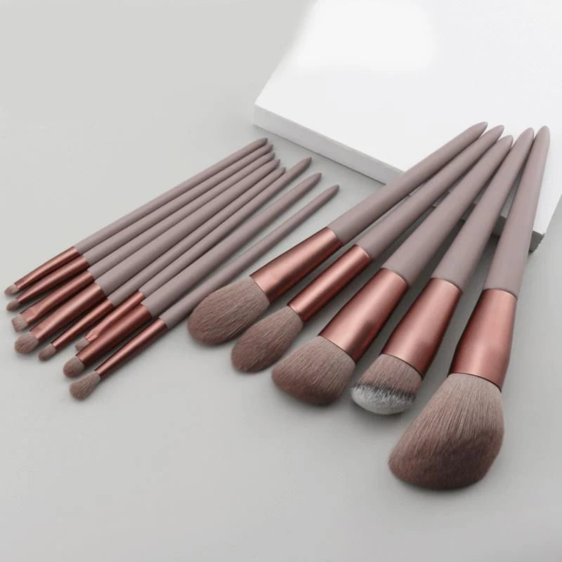Makeup Brush Set — Concealer, Blush, Powder, Eyeshadow & Foundation Brushes